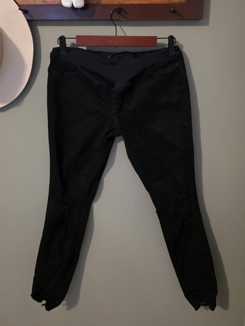 Isabel Maternity Black Distressed Jeans